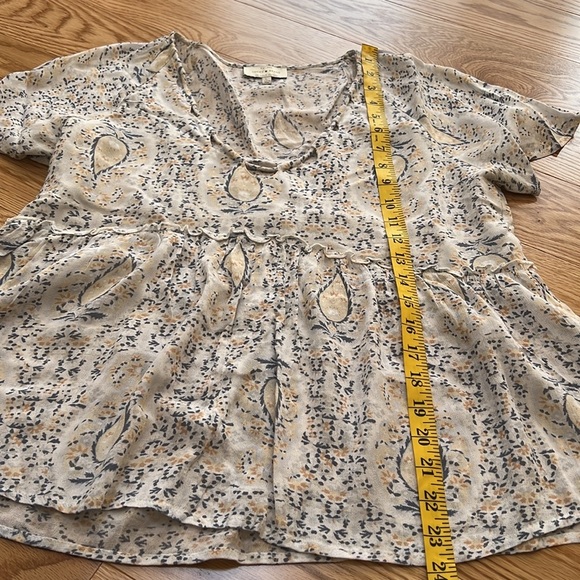 lucky Brand large white multi short sleeve top. - Picture 7 of 9